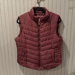 Aeropostale Women’s vest. (Maroon)
